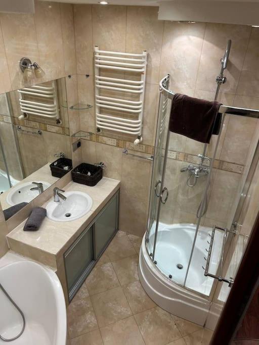 Big Apart - Rynek 8 - Nice View - 3 Rooms - 9 People วรอตซวาฟ ภายนอก รูปภาพ