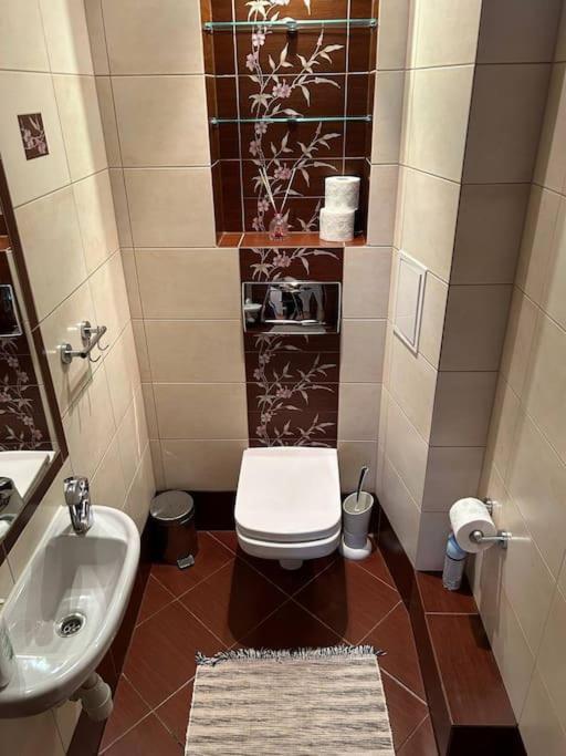 Big Apart - Rynek 8 - Nice View - 3 Rooms - 9 People วรอตซวาฟ ภายนอก รูปภาพ